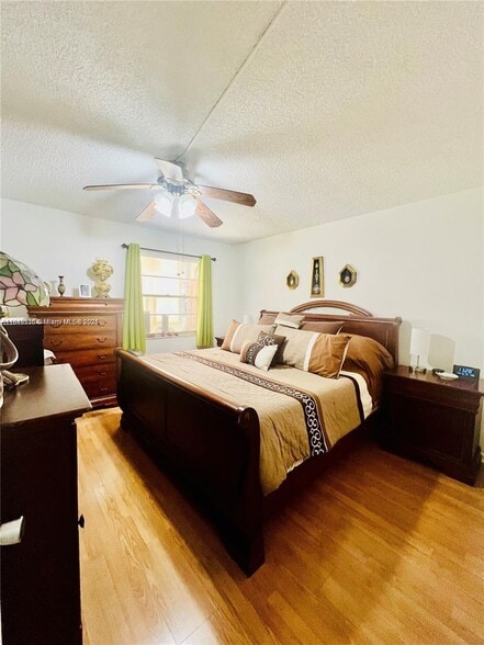 Building Photo - 551 SW 135th Ave
