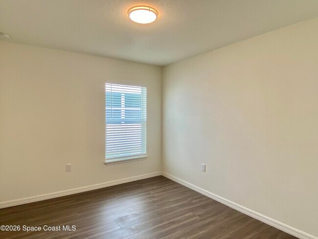 Building Photo - 1210 Dania Cir