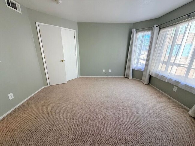 Building Photo - Reno Riverfront Condo - Single Story with Garage