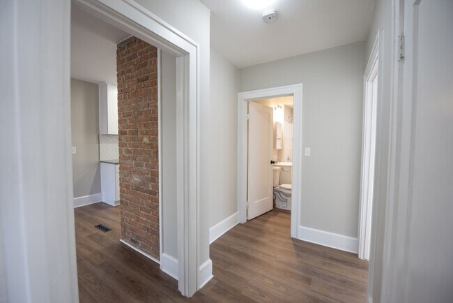 Building Photo - 2112 Lincoln Ave