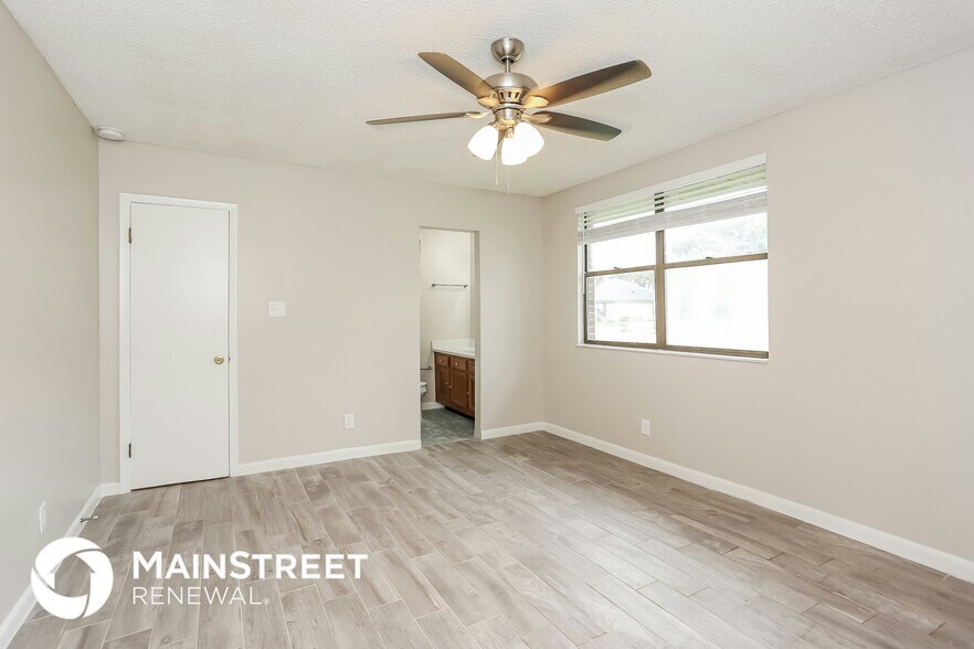 Building Photo - 6775 Rivercrest Dr