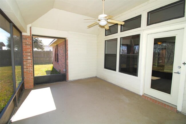 Building Photo - 119 Dove Trail