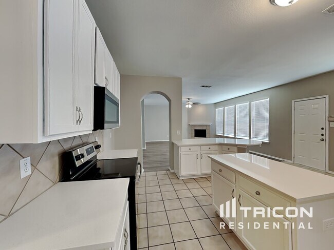 Building Photo - 4512 Ridgeway Dr