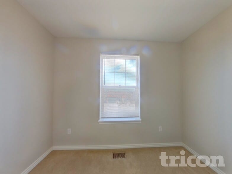 Building Photo - 305 Calhoun Cir
