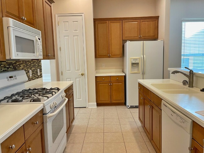 Building Photo - 4BR|3BA Palencia Patio Home
