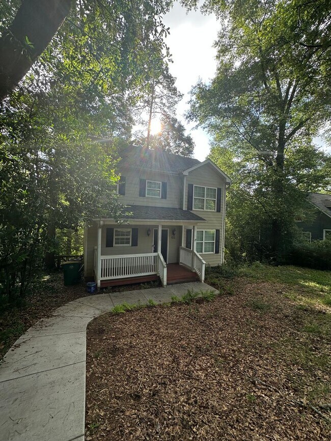 Building Photo - 250 Hodgson Dr