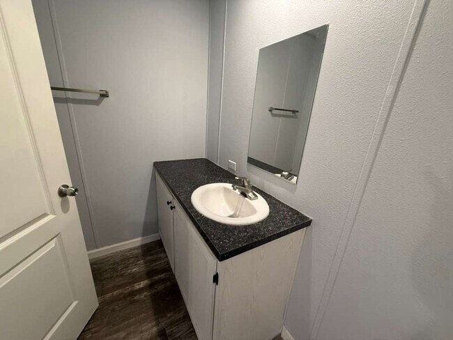 Building Photo - BEAUTIFUL +55 HOA COMMUNITY- AVAILABLE FOR IMMEDIATE MOVE IN!!