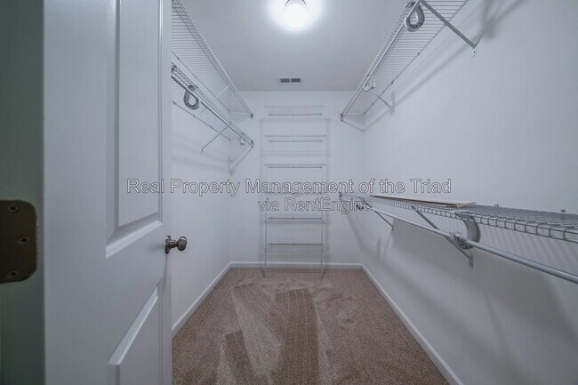 Building Photo - 832 Prince Edward Rd