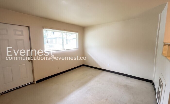 Building Photo - 413 N Hawthorne St