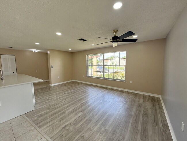 Building Photo - 7702 Ivory Terrace