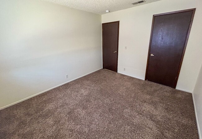 Building Photo - 951 Jamieson Ct