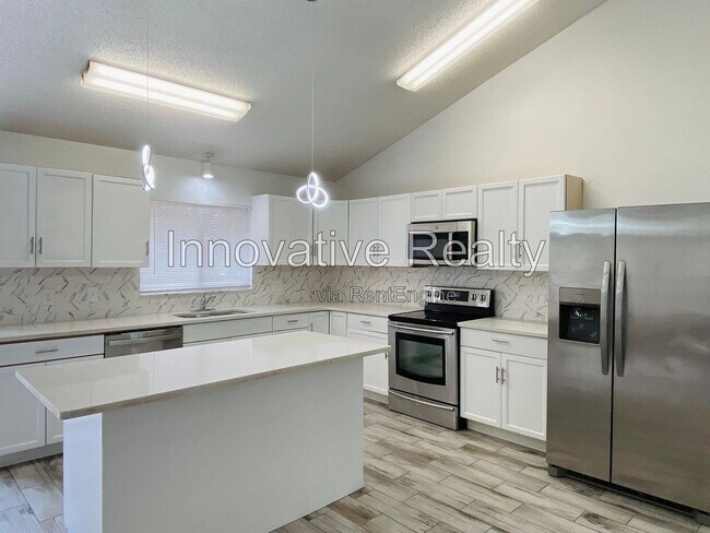 Building Photo - 6400 Lake Horseshoe Dr