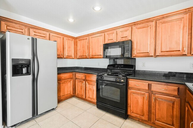Building Photo - 3 Bedroom, 2.5 Bath Two-Story Home Located In The Charming Southwest Area!