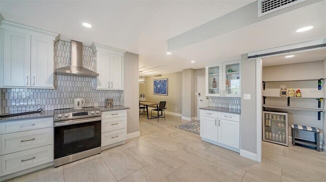 Building Photo - 4822 Ocean Blvd