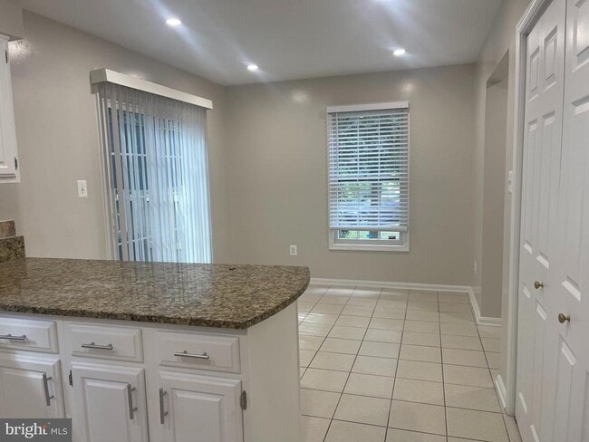 Building Photo - 7609 Dominion Dr