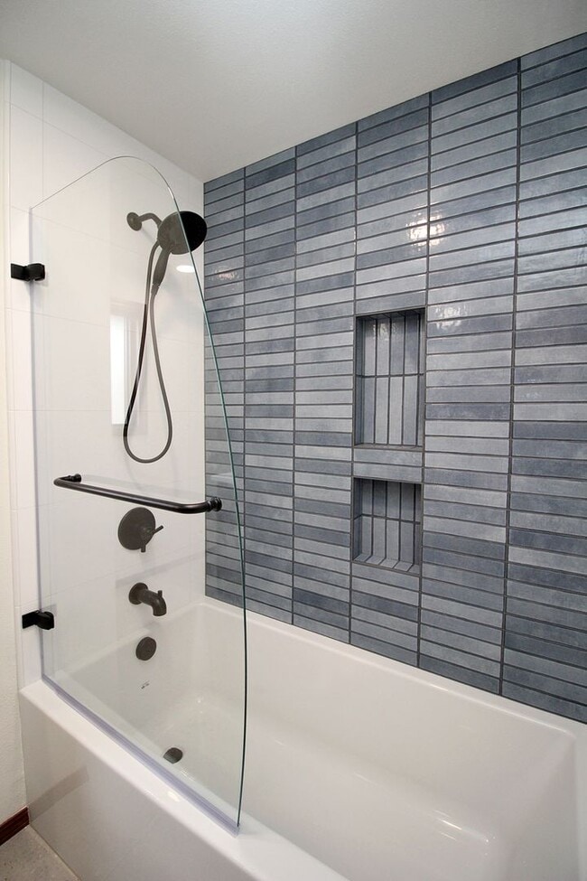 Building Photo - 2890 SW 89th Ave