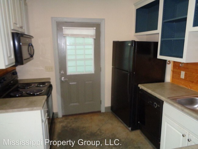 Building Photo - 3 br, 3 bath House - 101 Mondrian Place