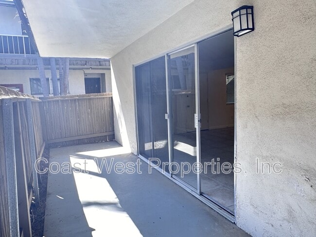 Building Photo - 1810 Broadway St