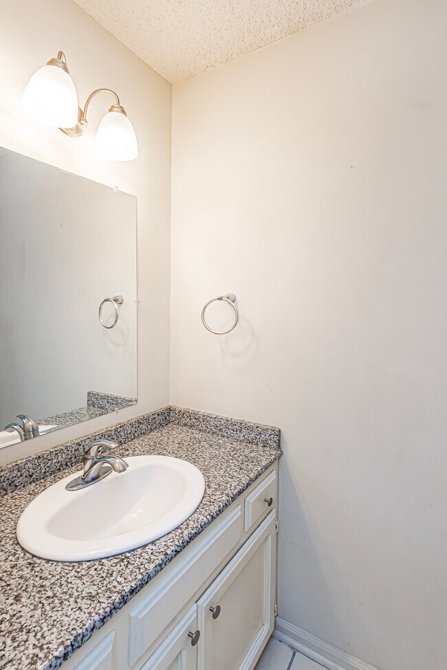 Building Photo - 9821 Siegen Ln