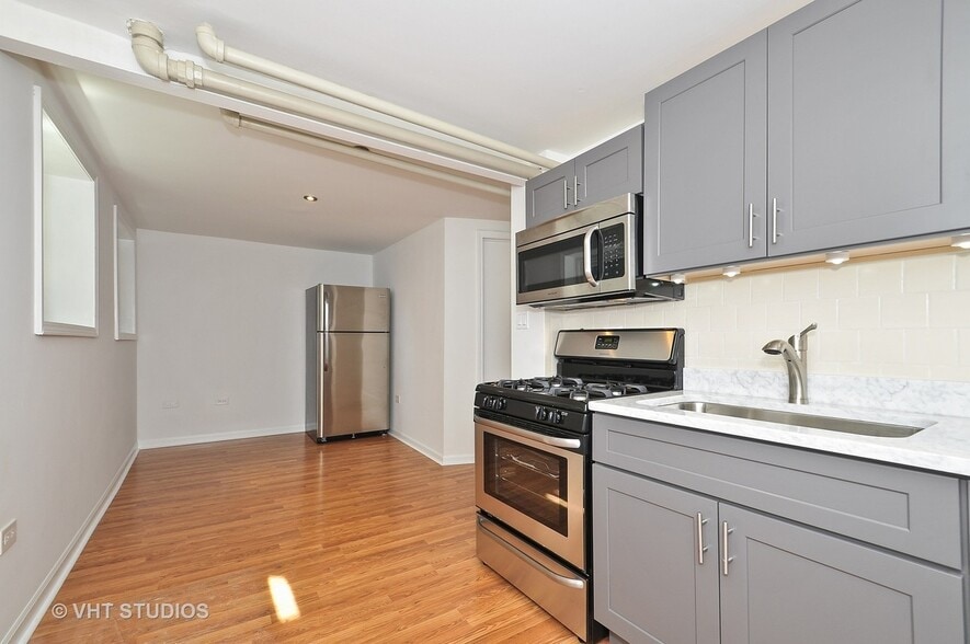 Building Photo - 4757 N Paulina St