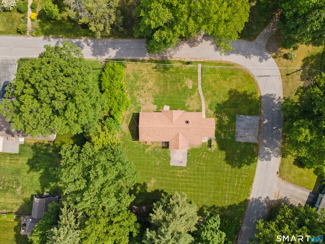 Building Photo - 35 Woodland Dr