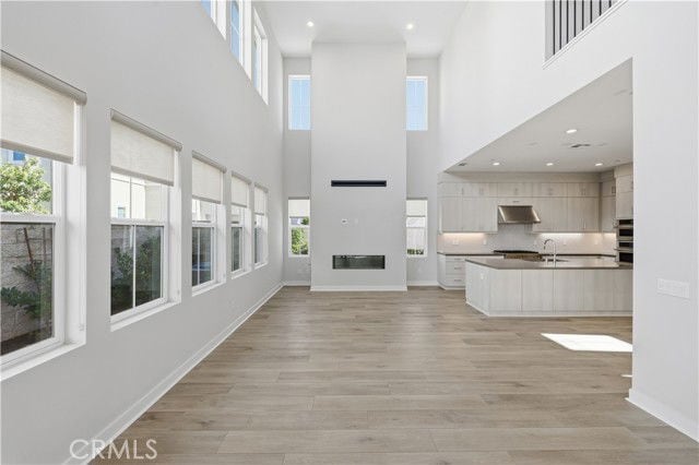 Building Photo - 141 Holliston