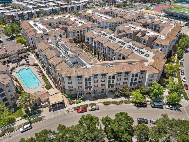 Building Photo - 3240 Maguire Way
