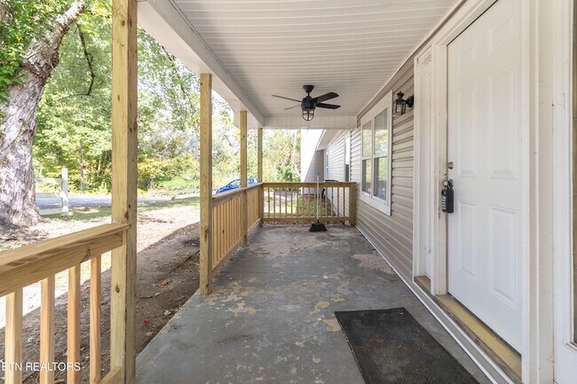 Building Photo - 770 Mahoney Rd