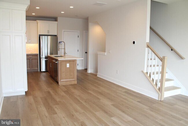 Building Photo - 205 Manion Aly