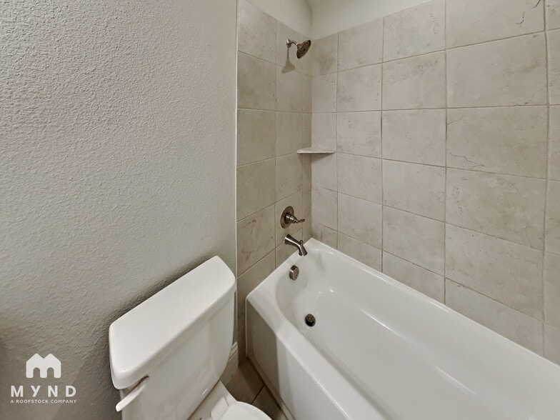 Building Photo - 544 Bradley Dr