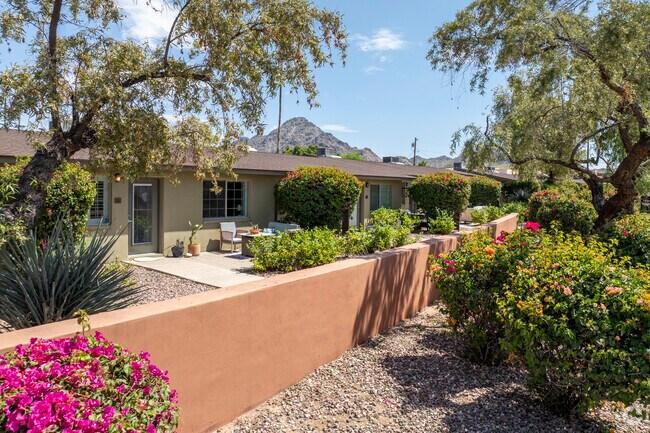 Building Photo - Patio 71