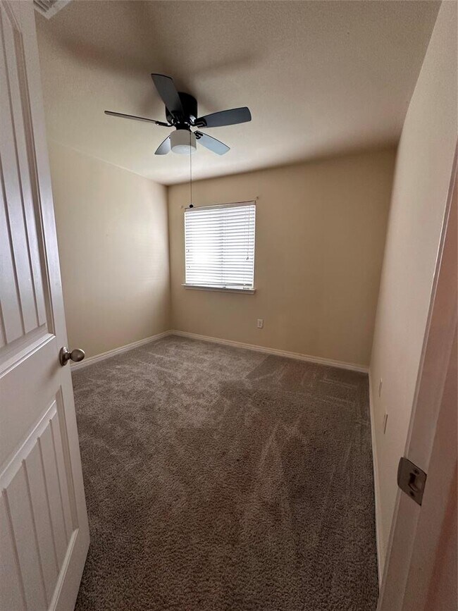 Building Photo - 207 Liard River Rd