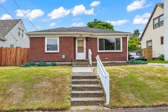 Building Photo - Clean, Spacious, and Rent Ready 2 bedroom ...