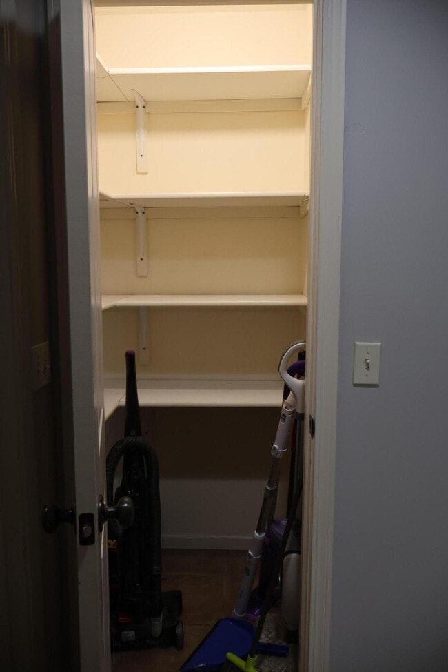 Building Photo - 5806 Freeport Way