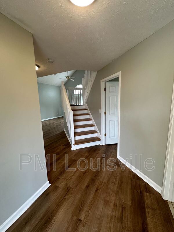 Building Photo - 4007 Mimosa View Dr