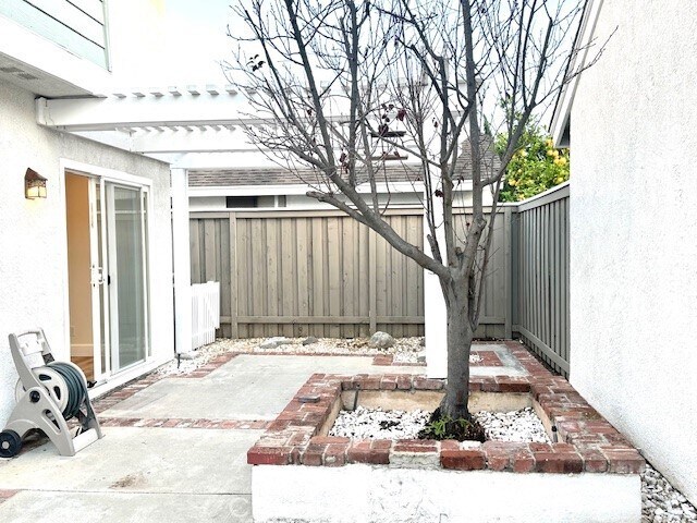 Building Photo - 12 Amberleaf