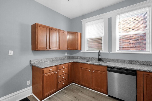 Building Photo - 171-173 N 18th St