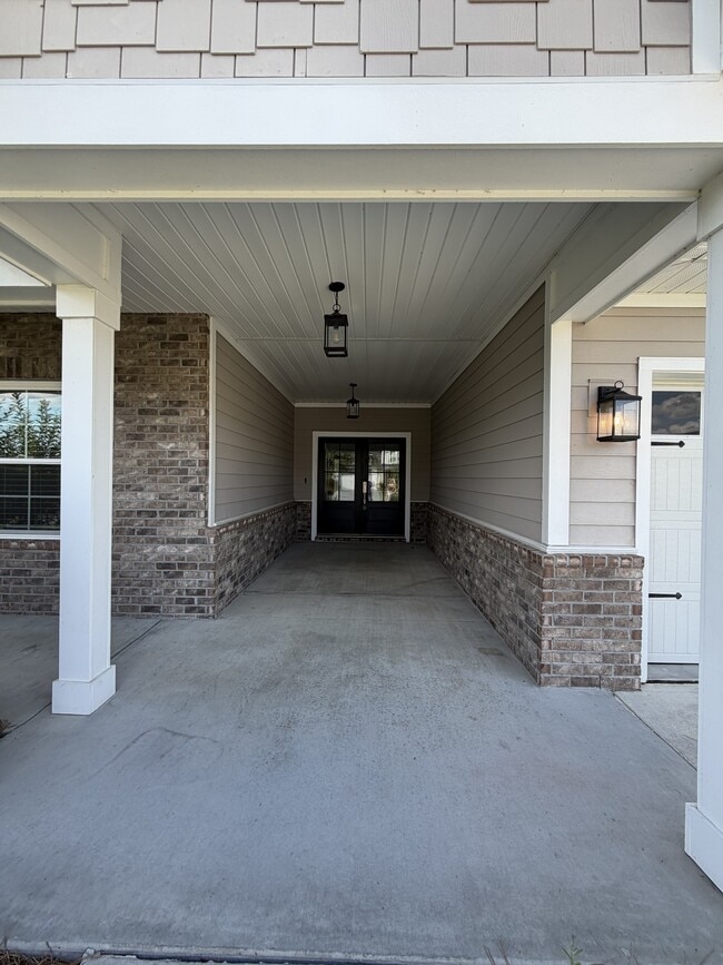 Building Photo - 168 Martello Rd