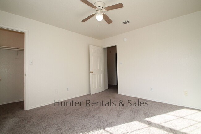 Building Photo - Updated 3-Bedroom, 2-Bath Townhome with Do...