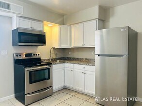 Building Photo - 757 E Millett Ave