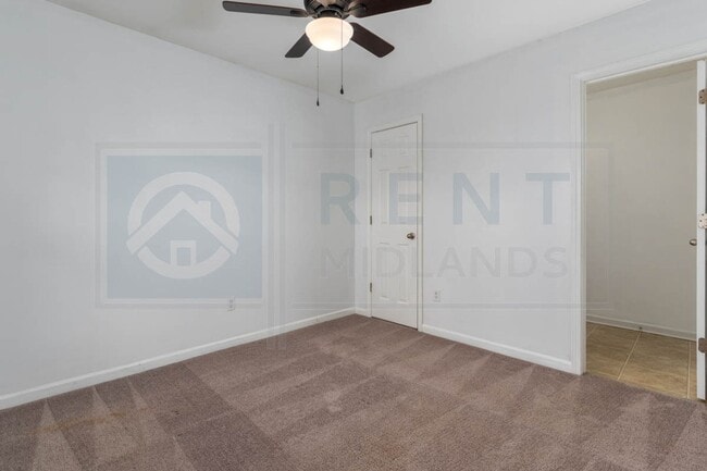 Building Photo - Available Now: Updated 3 Bedroom with Garage!