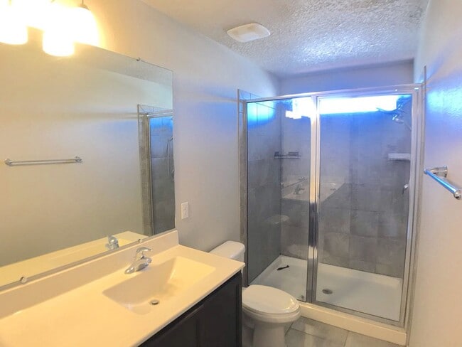 Building Photo - Beautiful 3-Bedroom Home in Tierra Oeste –...