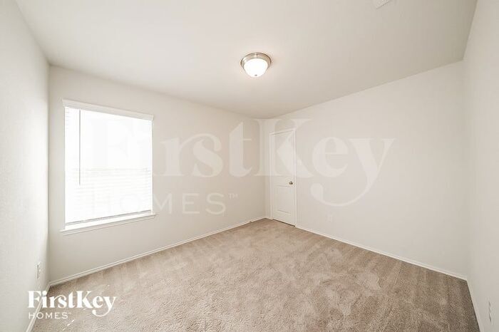 Building Photo - 2552 Silver Fox Trl