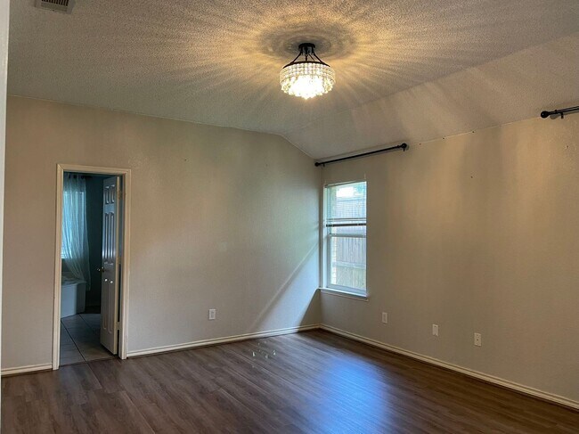 Building Photo - 3 Bedroom 2 bath home in Allen, TX!