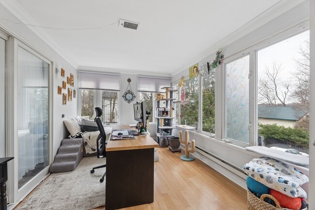 Building Photo - 52 Hillside Ave