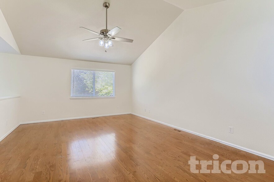 Building Photo - 5305 S Valdai St