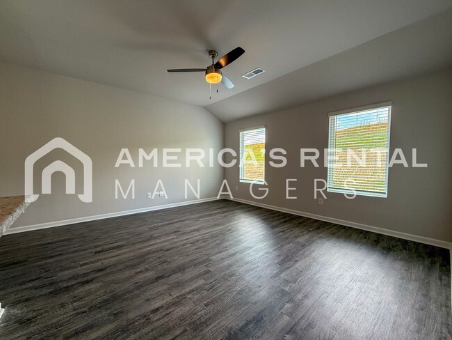 Building Photo - 470 Antler Wy