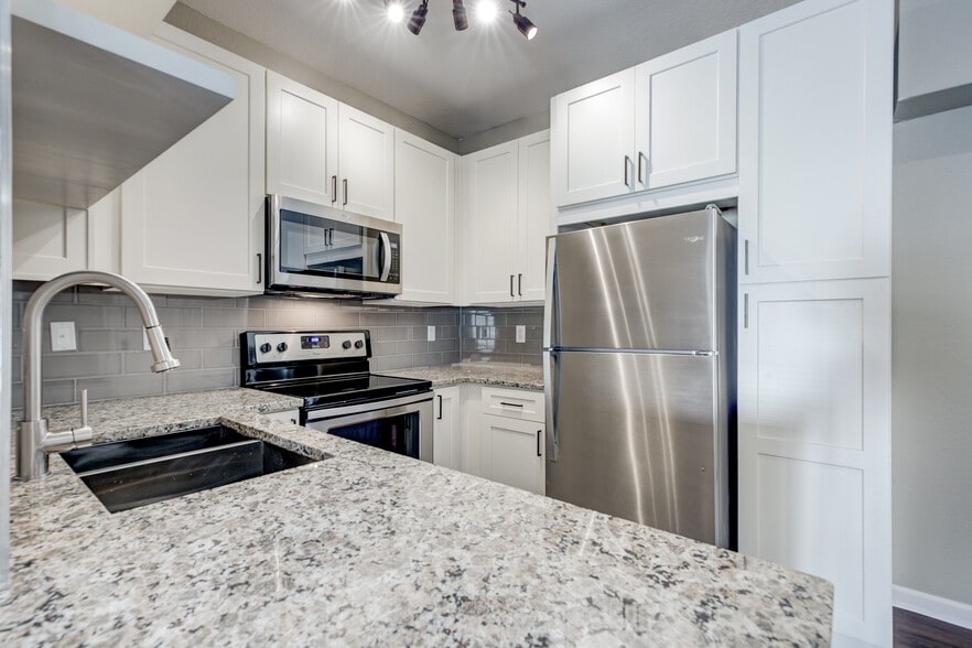 Building Photo - Oak Trail at Cherry Creek South
