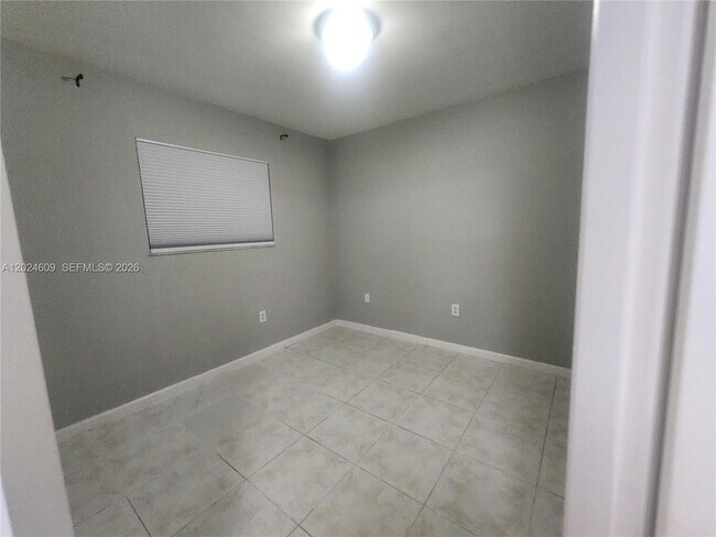 Building Photo - 5350 W 21st Ct