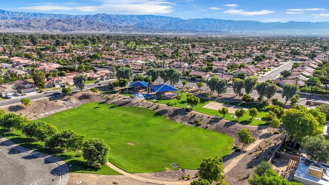 Building Photo - 44295 Las Vistas Dr